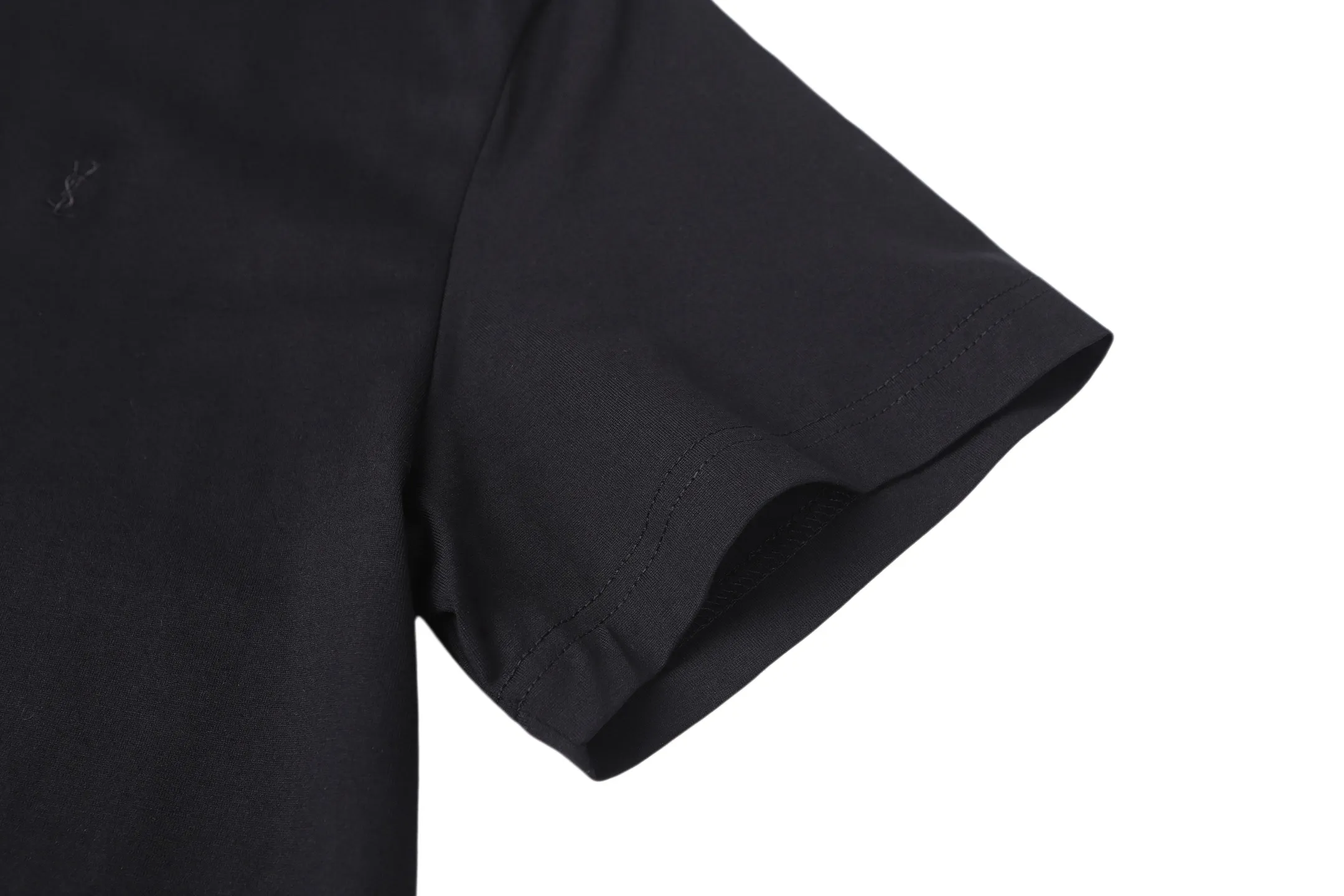 Salnt Laurent （Black） 2,322 ， 50 170 ， YSL Black T ， YSL ， 。 ， ， Same Style ， ， ， ， Same Style。 Size:S-M-L-XL